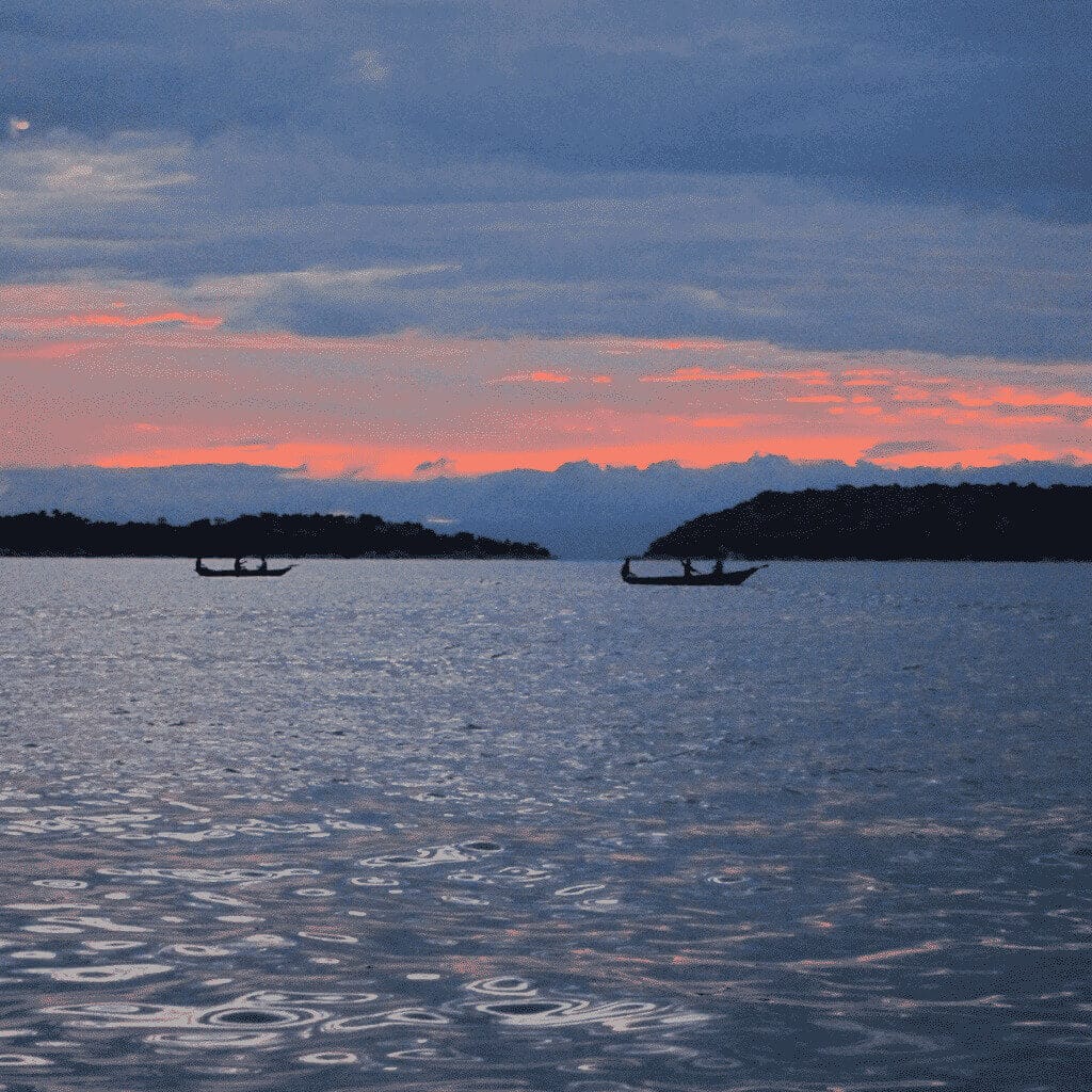 Top 10 Largest Lakes in the World Ranked - Ocean Info