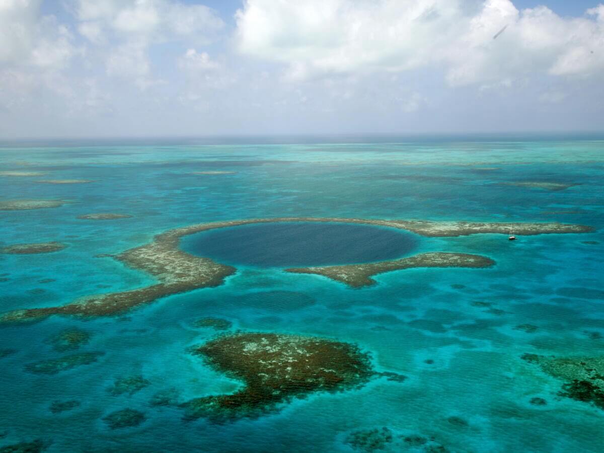 15 Captivating Facts about the Belize Hole - Ocean Info